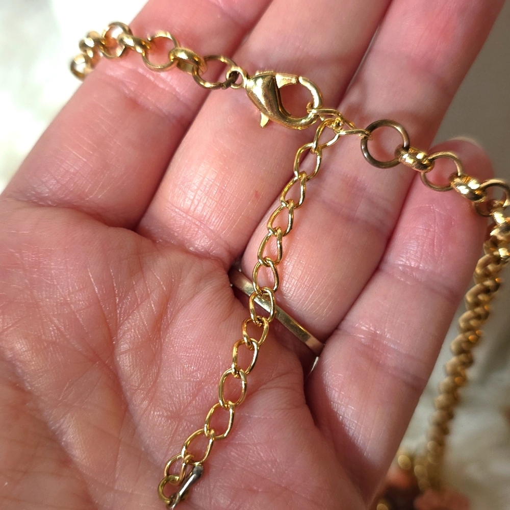 Unique Floral Gold Necklace EUC - Picture 6 of 7